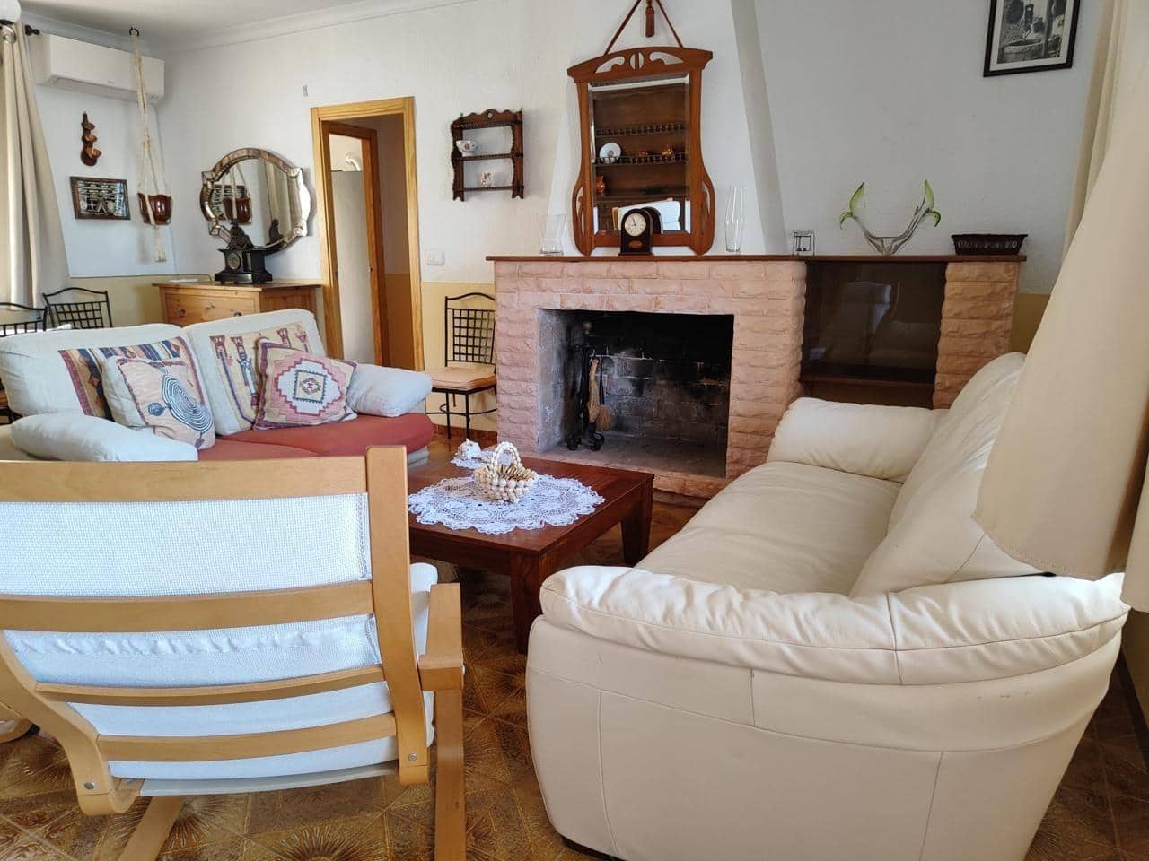 4 bedroom Villa for sale in Los Urrutias with garage - € 250,000 (Ref: 10064732)