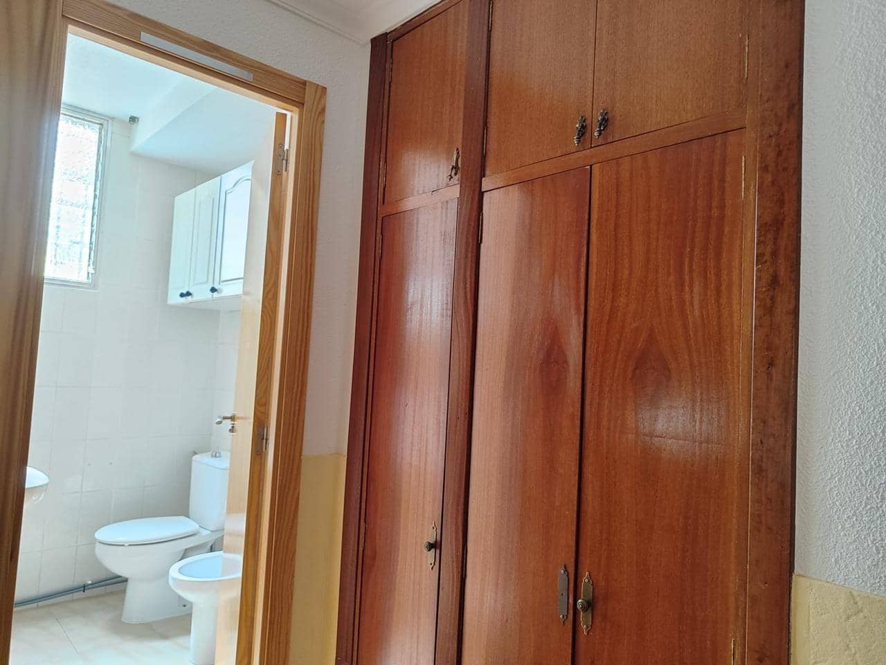 4 bedroom Villa for sale in Los Urrutias with garage - € 250,000 (Ref: 10064732)