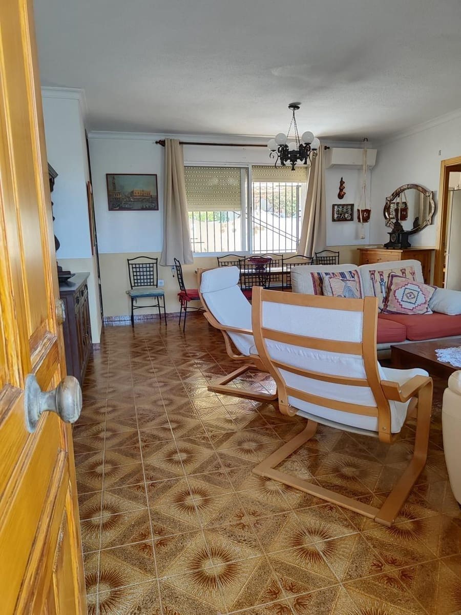 4 bedroom Villa for sale in Los Urrutias with garage - € 250,000 (Ref: 10064732)