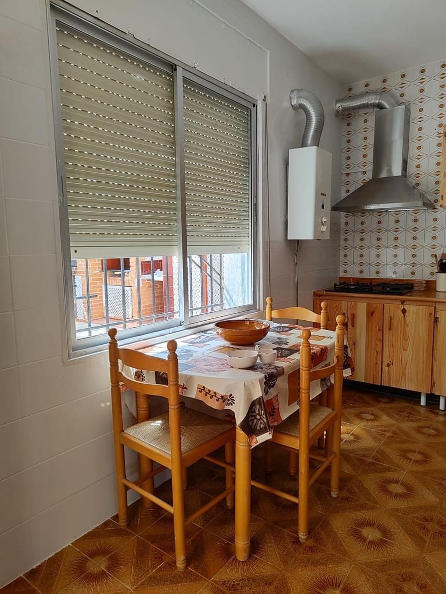 4 bedroom Villa for sale in Los Urrutias with garage - € 250,000 (Ref: 10064732)
