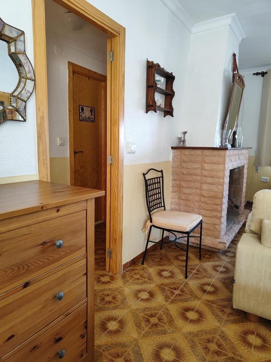 4 bedroom Villa for sale in Los Urrutias with garage - € 250,000 (Ref: 10064732)