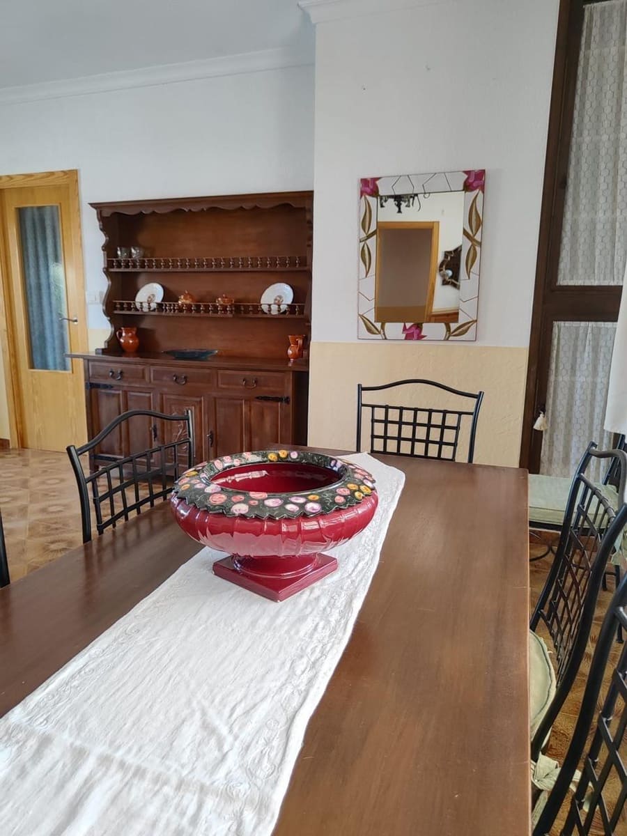 4 bedroom Villa for sale in Los Urrutias with garage - € 250,000 (Ref: 10064732)