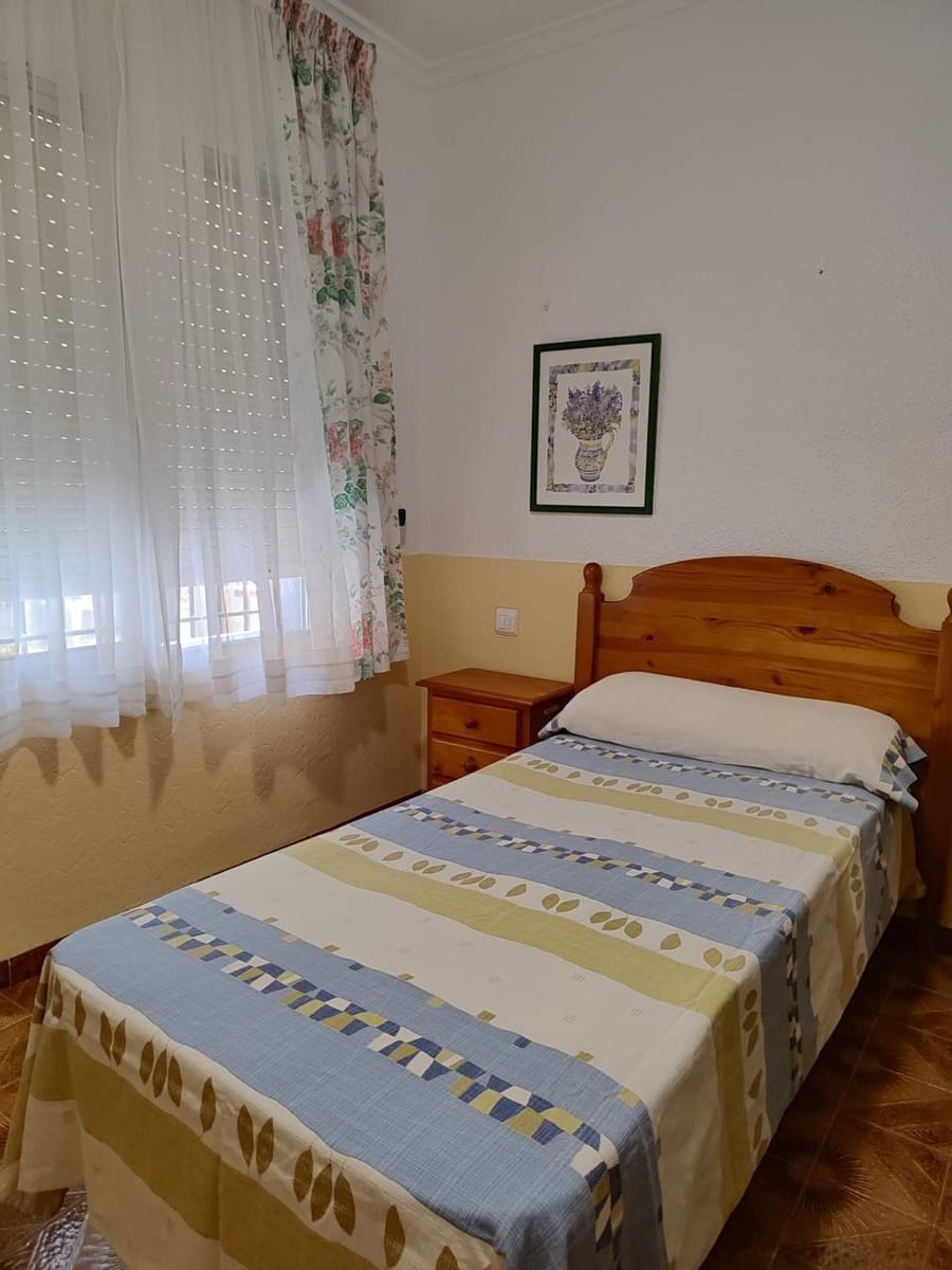 4 bedroom Villa for sale in Los Urrutias with garage - € 250,000 (Ref: 10064732)