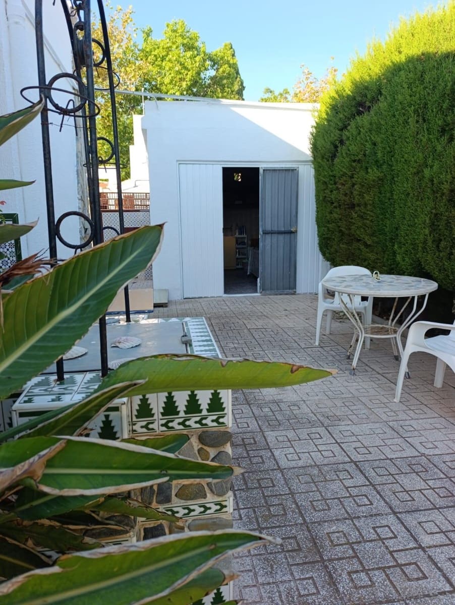 4 bedroom Villa for sale in Los Urrutias with garage - € 250,000 (Ref: 10064732)
