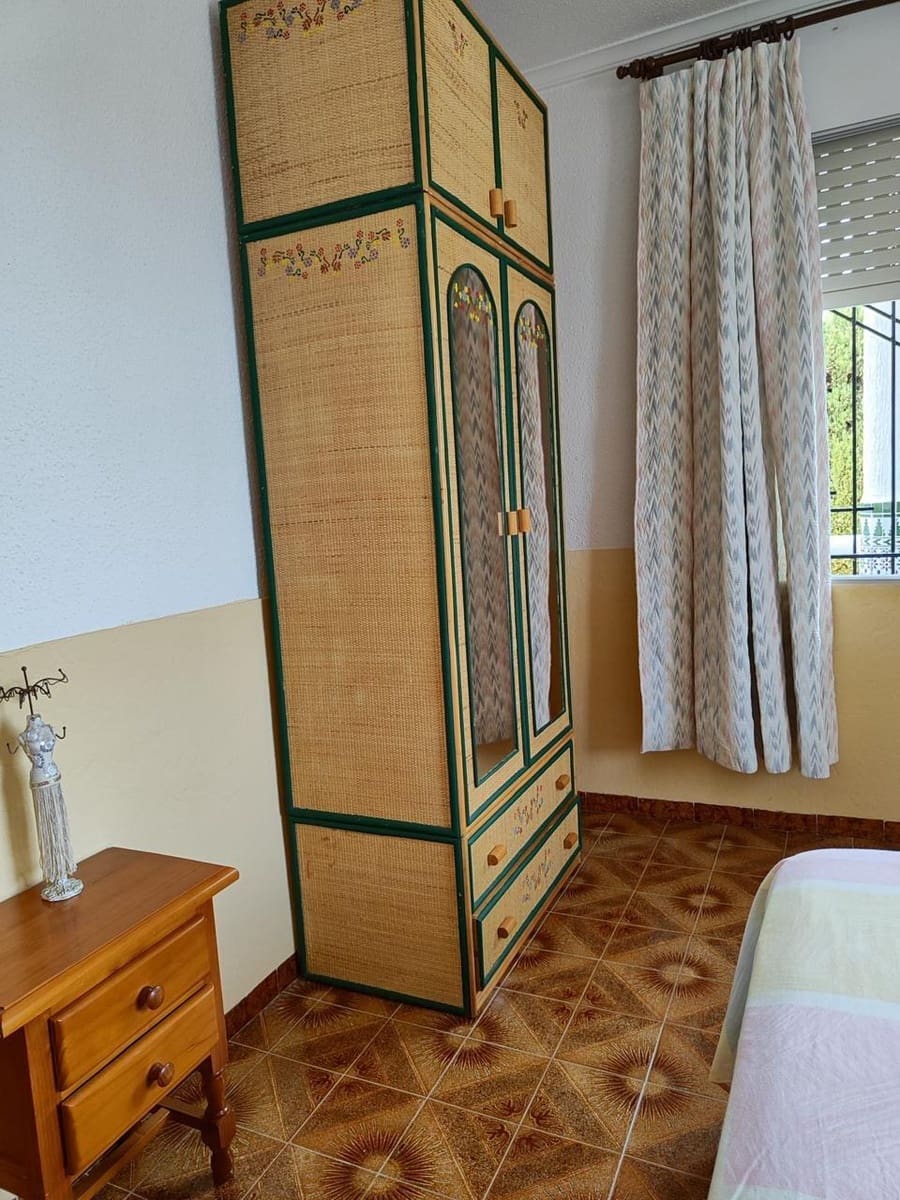 4 bedroom Villa for sale in Los Urrutias with garage - € 250,000 (Ref: 10064732)
