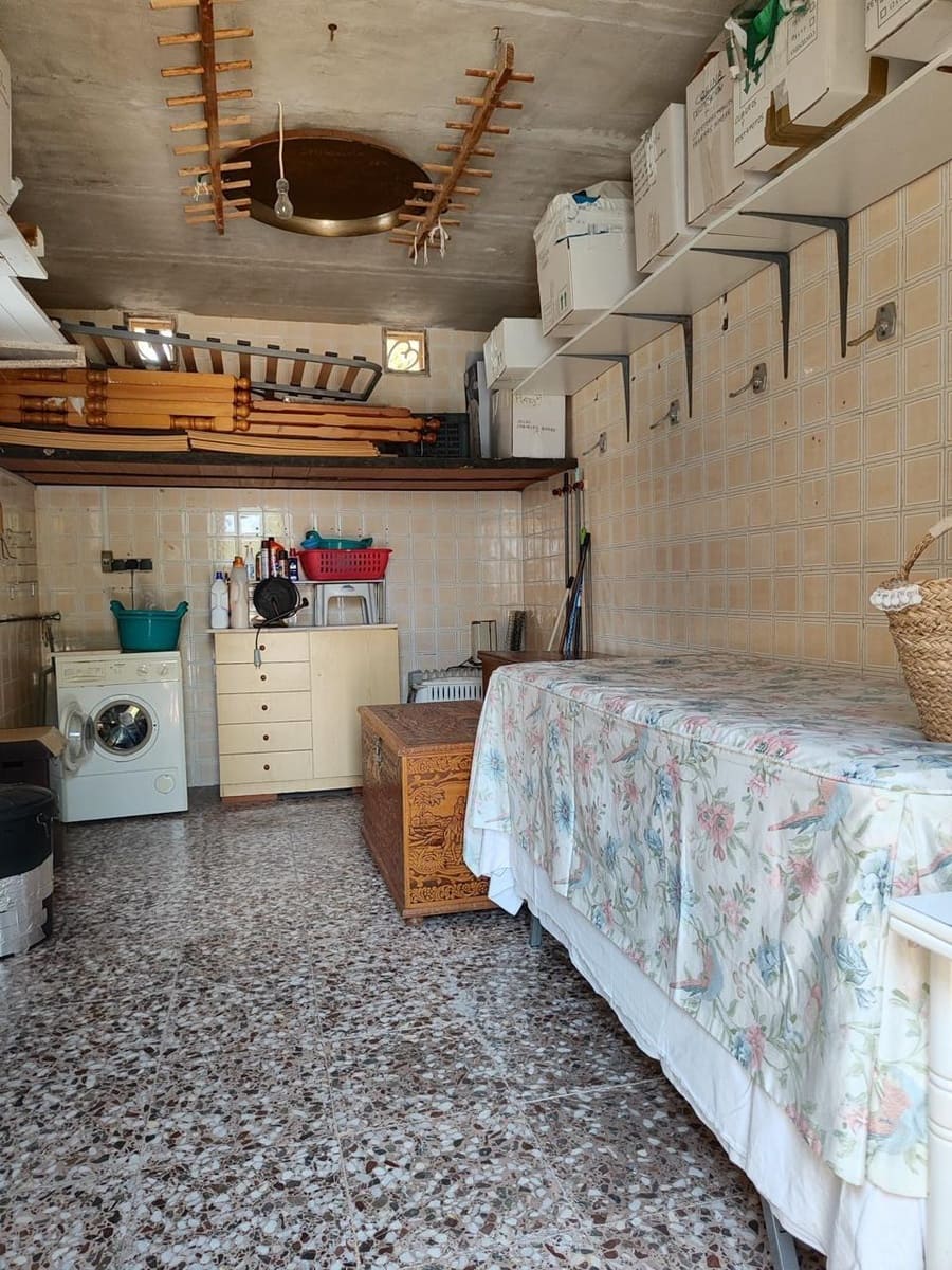 4 bedroom Villa for sale in Los Urrutias with garage - € 250,000 (Ref: 10064732)