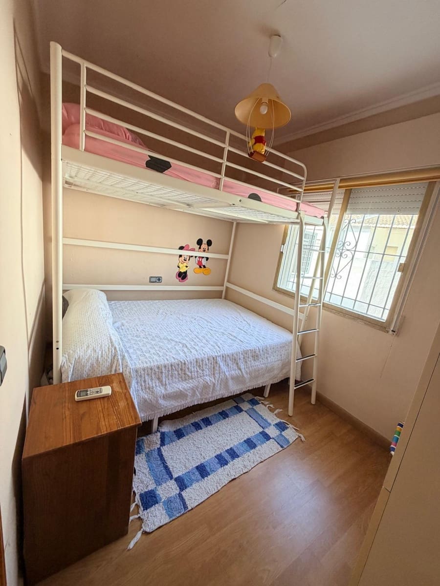 2 makuuhuone Rivitalo myytävänä paikassa Los Alcazares - 150 000 € (Ref: 10148870)