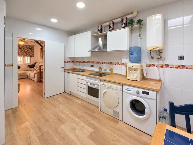 2 slaapkamer Rijtjeshuis te koop in Los Alcázares - € 150.000 (Ref: 10148870)