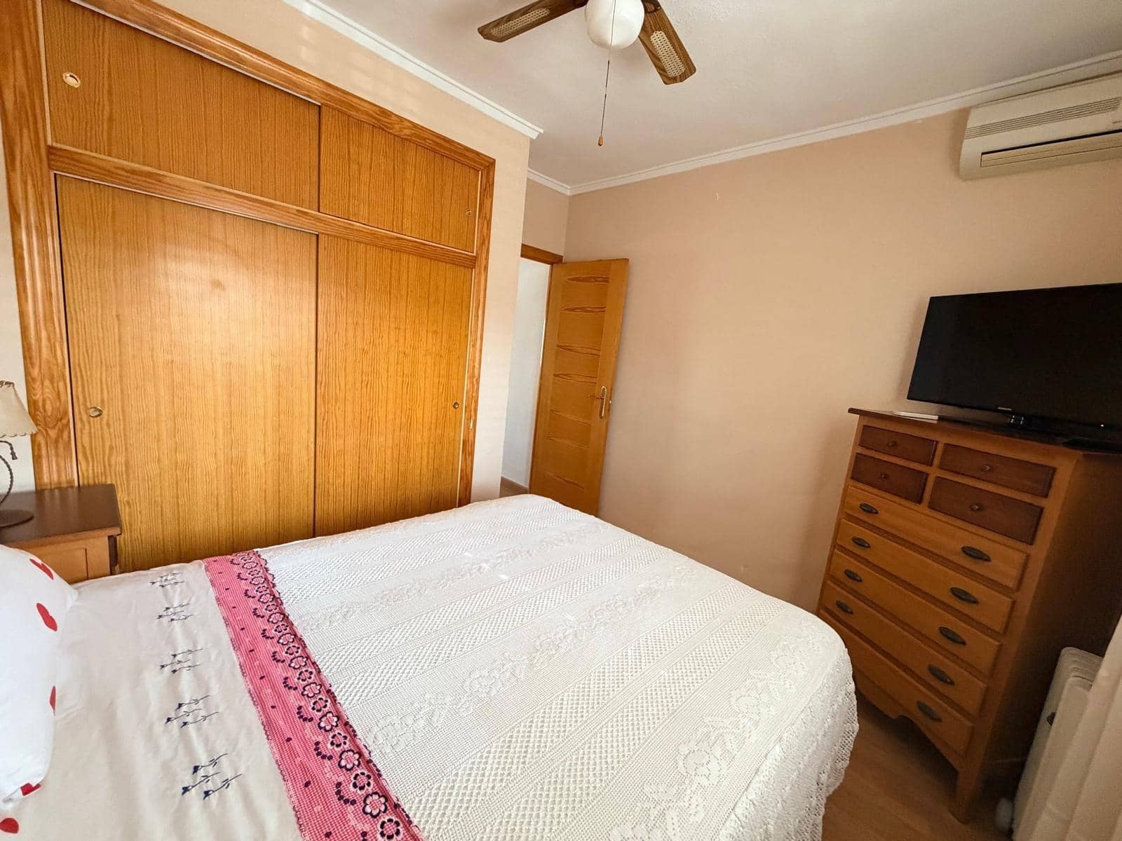 2 makuuhuone Rivitalo myytävänä paikassa Los Alcazares - 150 000 € (Ref: 10148870)