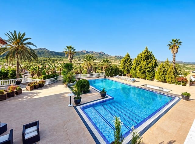 8 soverom Villa til salgs i Jumilla med svømmebasseng garasje - € 1 300 000 (Ref: 10174007)