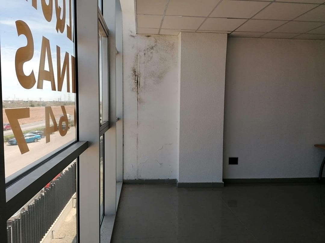 Kontor att hyra i Los Alcazares - 600 € (Ref: 8409891)