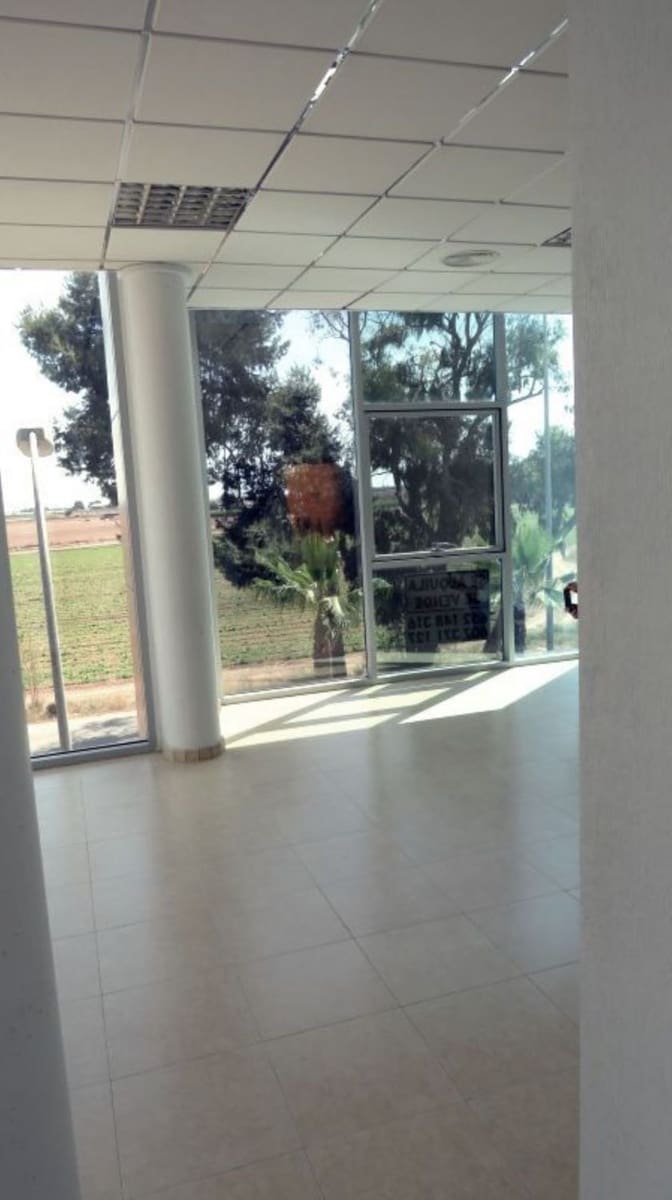 Toimisto vuokrattavana paikassa Miranda - 450 € (Ref: 8491055)