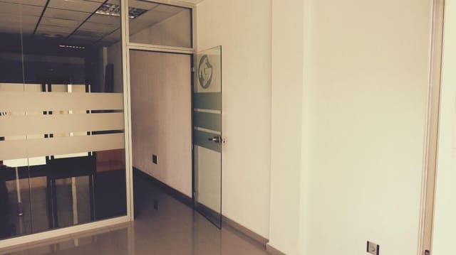 Kontor til leje i Los Alcázares - € 750 (Ref: 8662708)