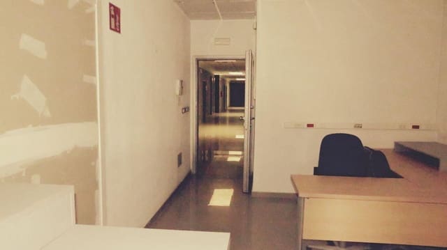 Kontor til leje i Los Alcázares - € 750 (Ref: 8662708)