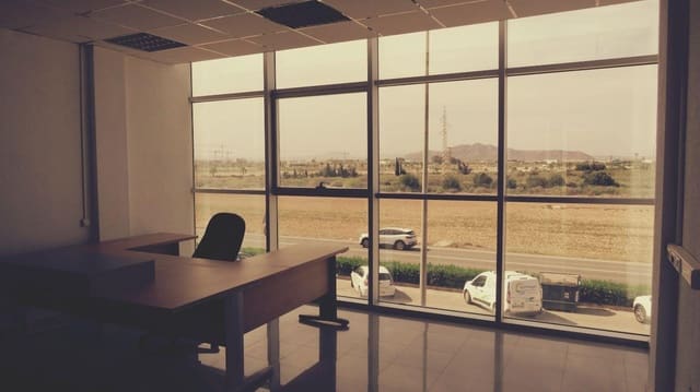 Kontor til leje i Los Alcázares - € 750 (Ref: 8662708)