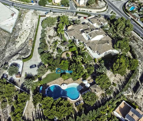 7 chambre Villa/Maison à vendre à Altorreal, Molina de Segura avec piscine garage - 4 500 000 € (Ref: 8678011)