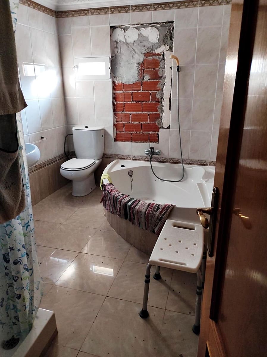 4 soveværelse Villa til salg i La Nora med garage - € 350.000 (Ref: 8888280)