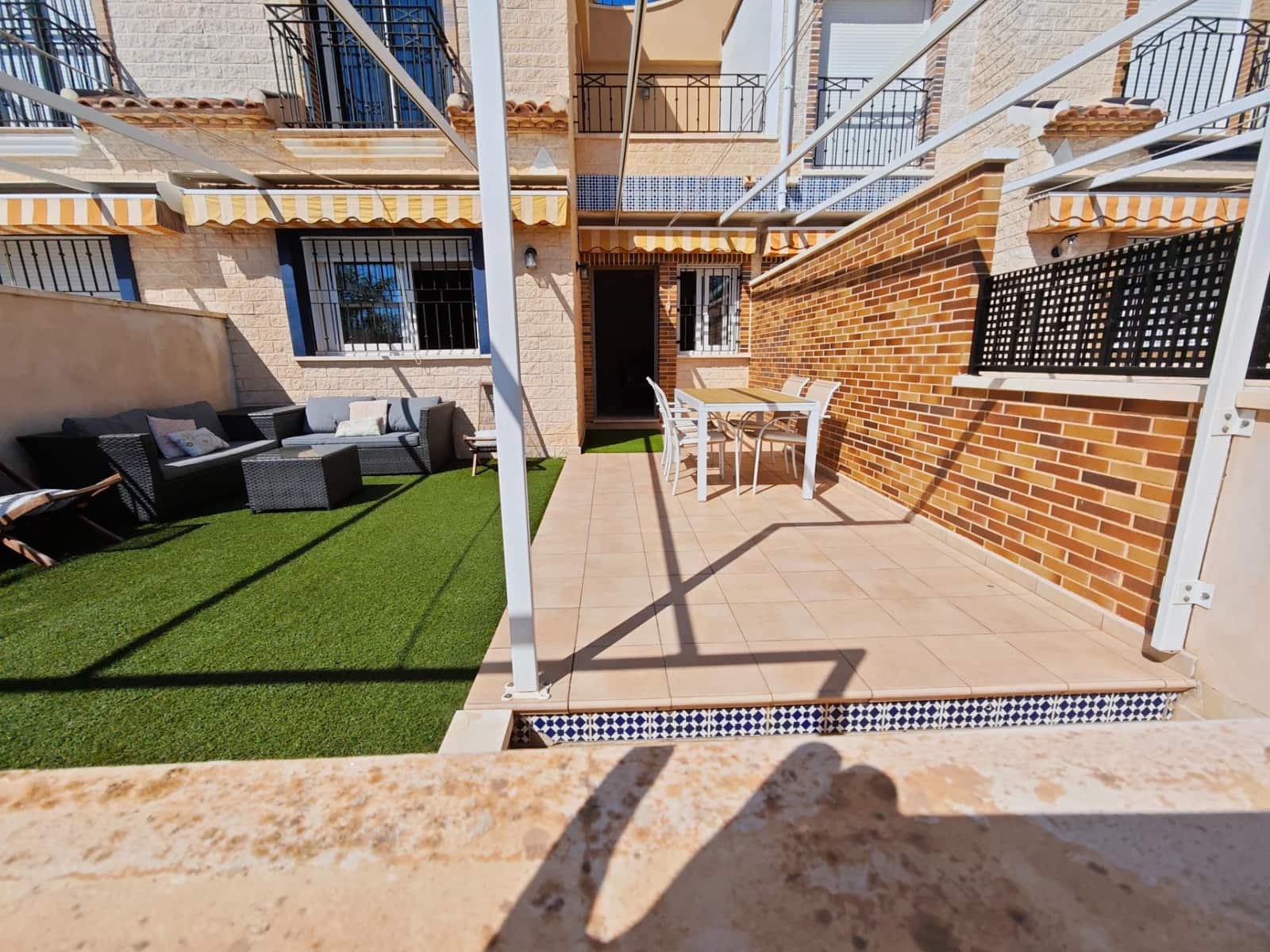 3 soveværelse Rækkehus til salg i Pilar de la Horadada med swimmingpool - € 280.000 (Ref: 8928644)