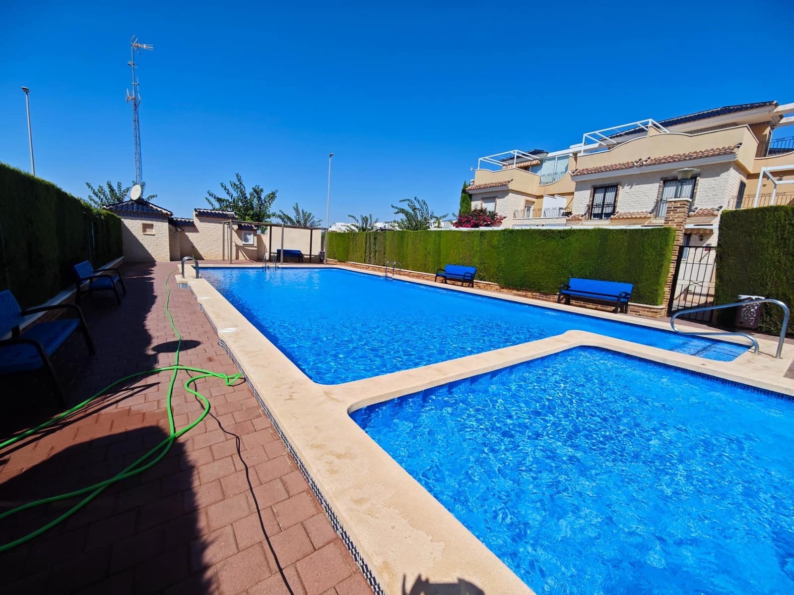 3 soveværelse Rækkehus til salg i Pilar de la Horadada med swimmingpool - € 280.000 (Ref: 8928644)