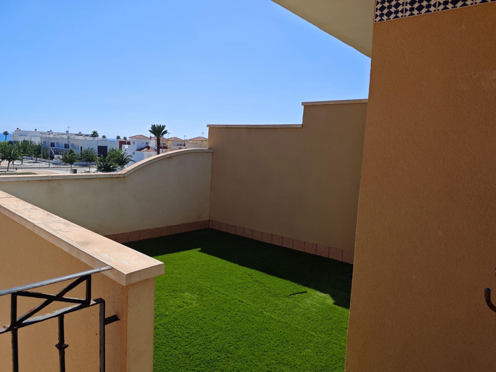 3 soveværelse Rækkehus til salg i Pilar de la Horadada med swimmingpool - € 280.000 (Ref: 8928644)