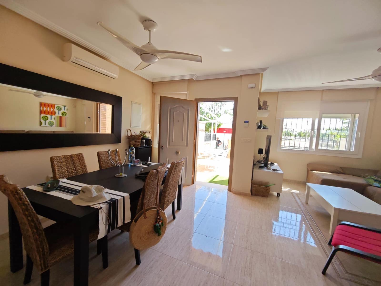 3 soveværelse Rækkehus til salg i Pilar de la Horadada med swimmingpool - € 280.000 (Ref: 8928644)