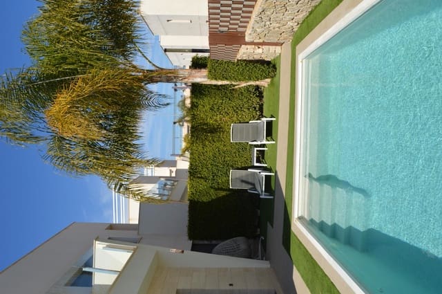 Adosado de 3 habitaciones en Torre de la Horadada, Pilar de la Horadada en venta con piscina - 489.000 € (Ref: 8928690)