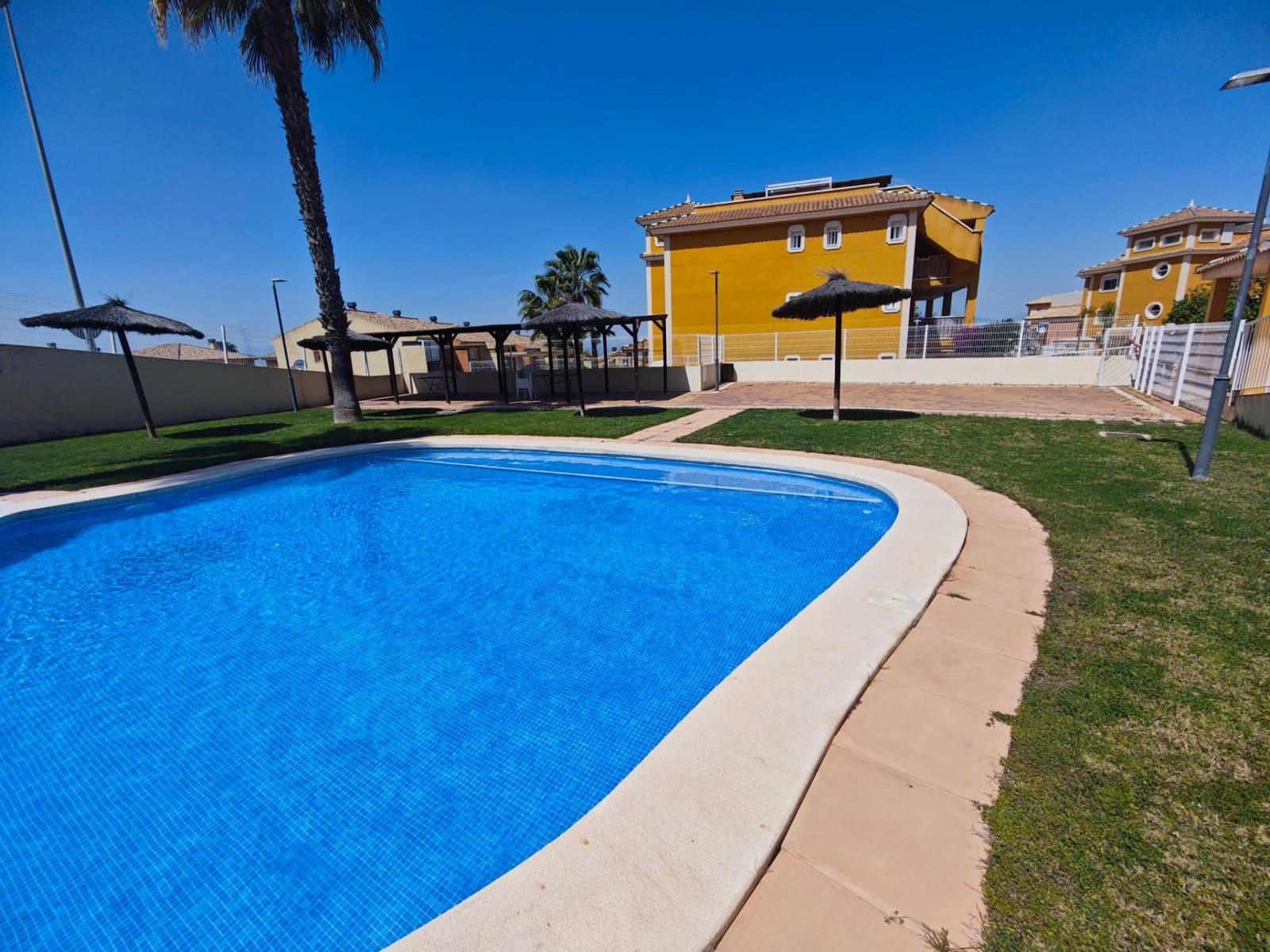 4 soveværelse Lejlighed til salg i Altorreal med swimmingpool garage - € 239.500 (Ref: 8928699)