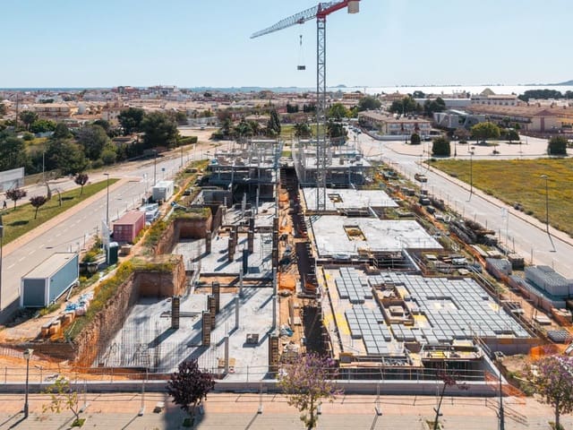 3 slaapkamer Villa te koop in Los Alcázares met garage - € 467.000 (Ref: 8985981)