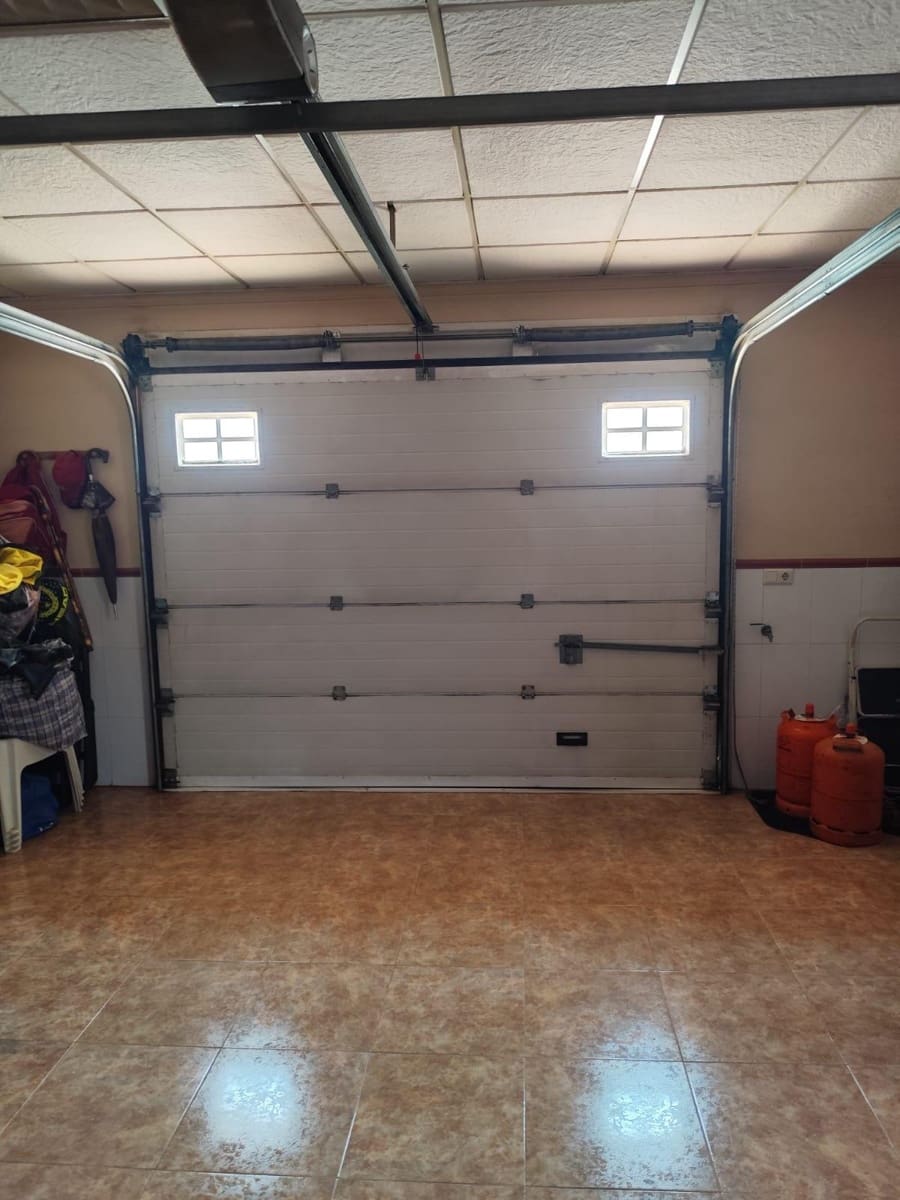 4 camera da letto Villa in vendita in Roda con garage - 399.000 € (Rif: 9036576)