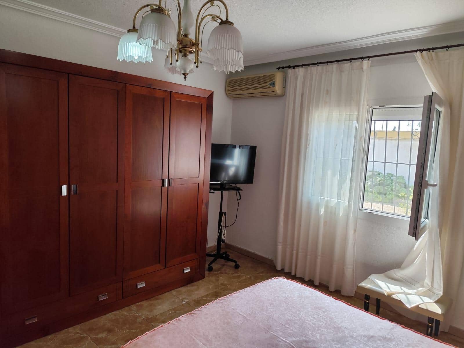 4 camera da letto Villa in vendita in Roda con garage - 399.000 € (Rif: 9036576)