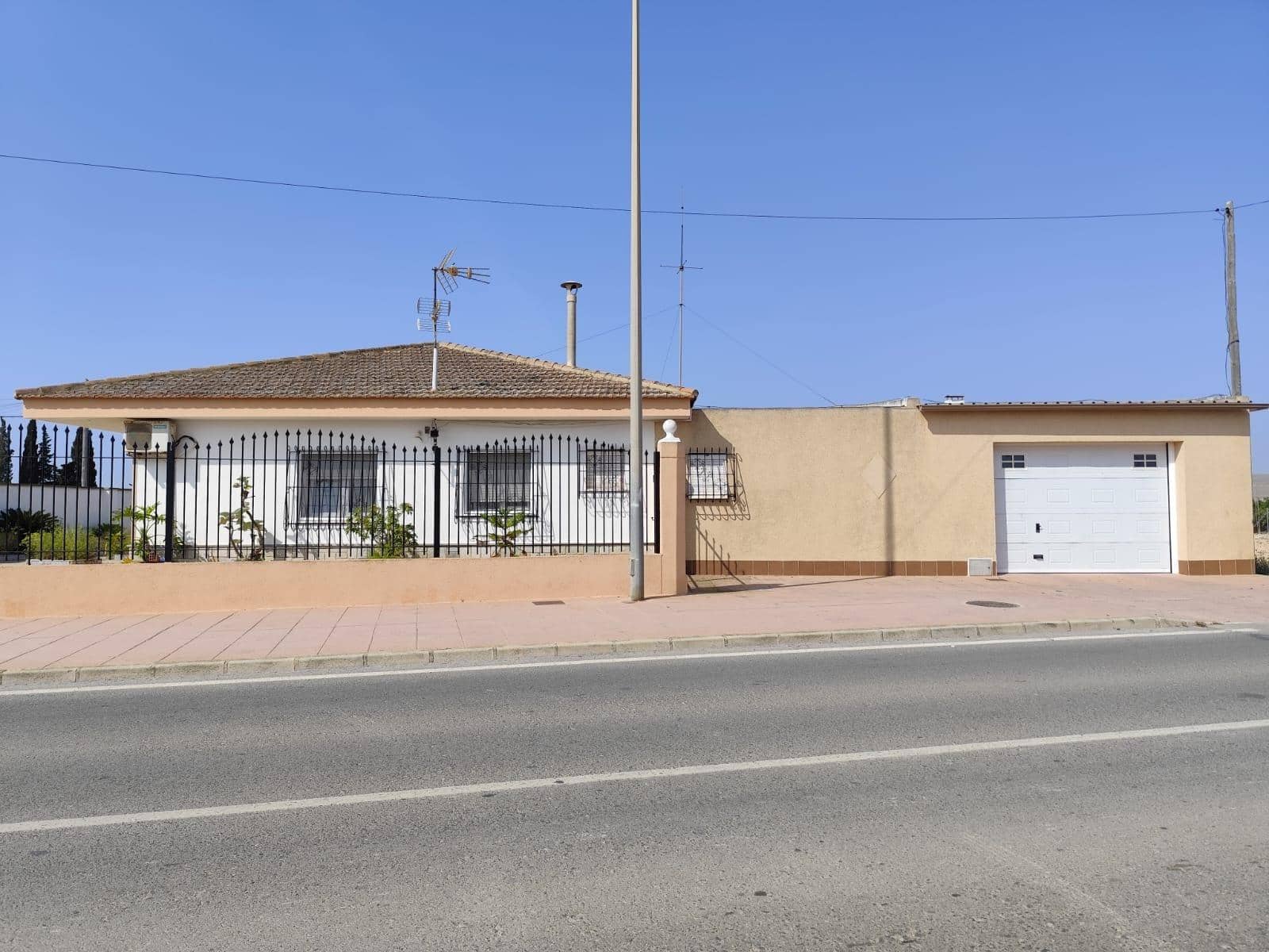 4 camera da letto Villa in vendita in Roda con garage - 399.000 € (Rif: 9036576)