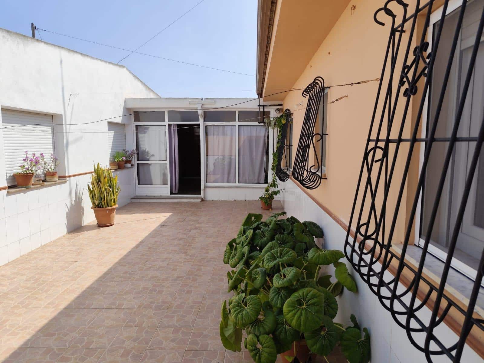 4 camera da letto Villa in vendita in Roda con garage - 399.000 € (Rif: 9036576)