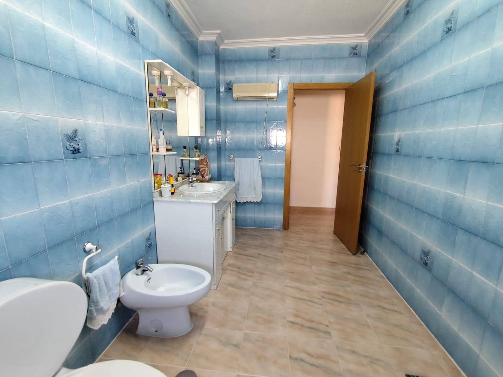 4 camera da letto Villa in vendita in Roda con garage - 399.000 € (Rif: 9036576)