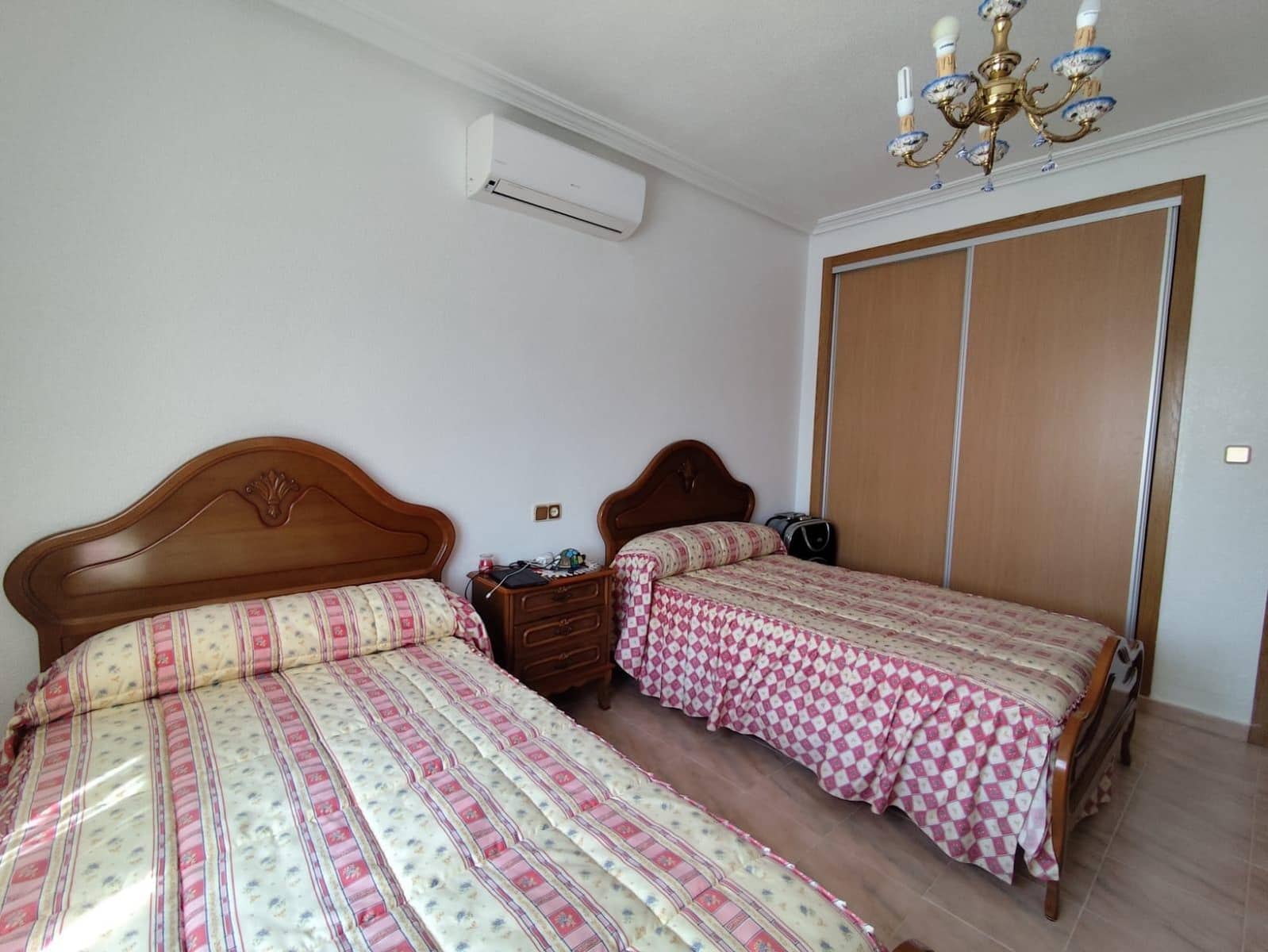 4 camera da letto Villa in vendita in Roda con garage - 399.000 € (Rif: 9036576)