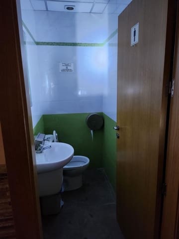 Kommersiell til salgs i Cartagena - € 133 000 (Ref: 9145504)