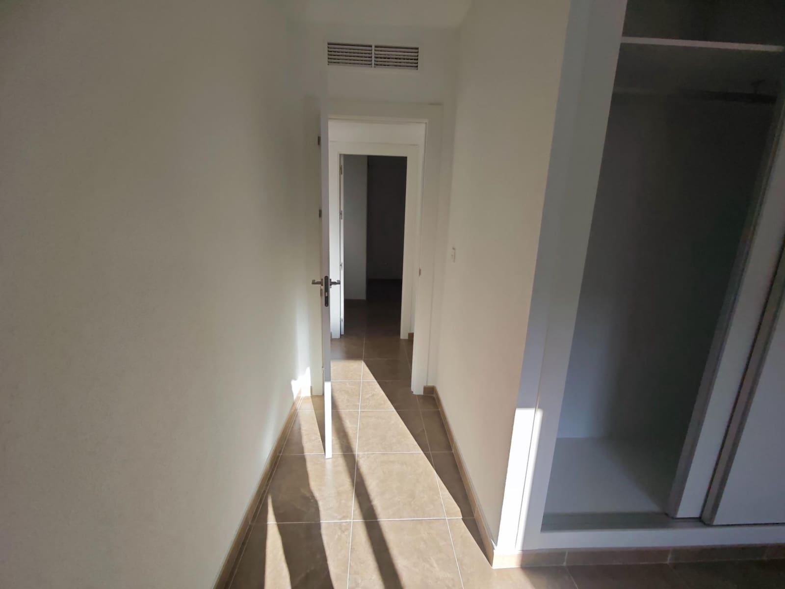 3 bedroom Flat for sale in Los Ramos with garage - € 124,999 (Ref: 9185386)