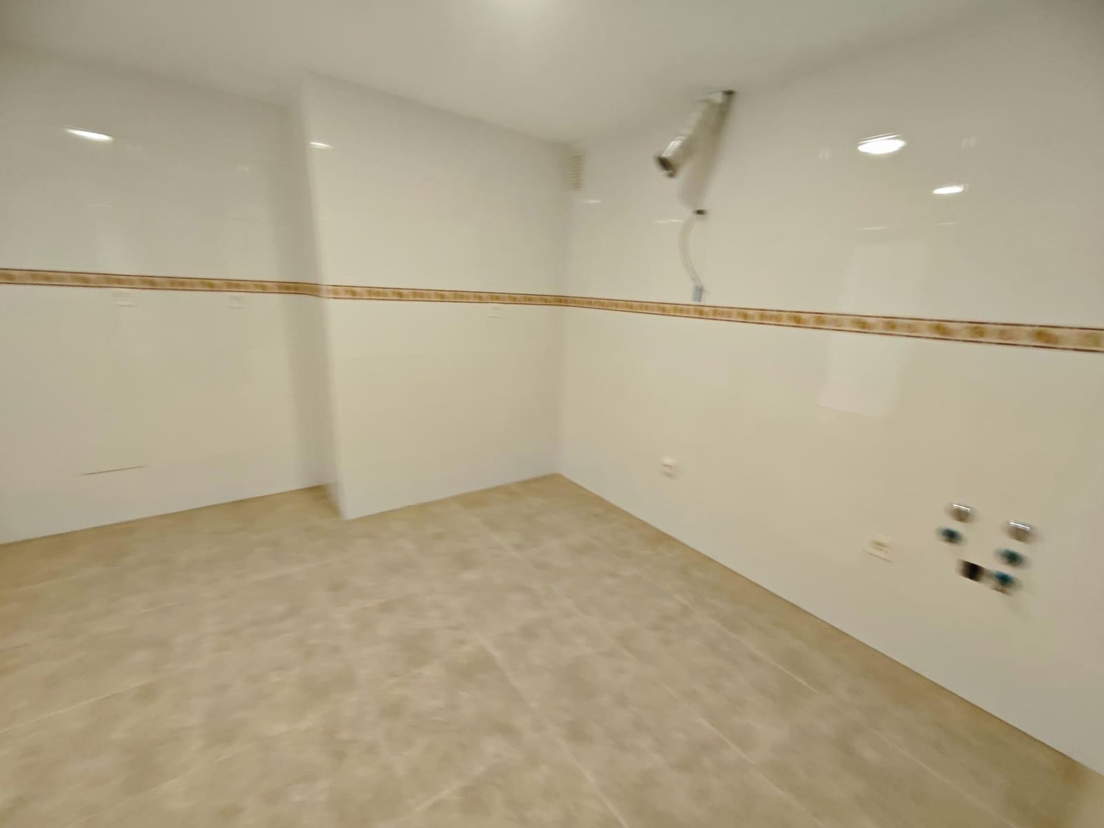 3 bedroom Flat for sale in Los Ramos with garage - € 124,999 (Ref: 9185386)