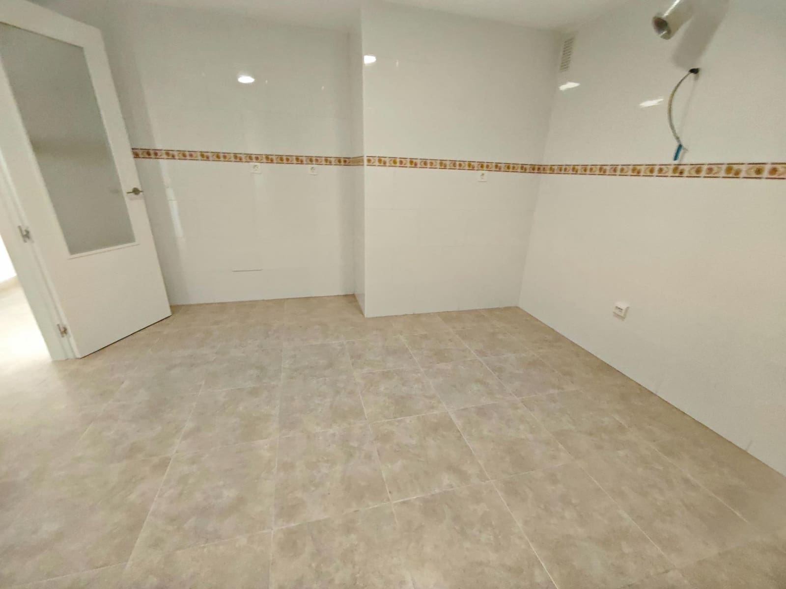 3 bedroom Flat for sale in Los Ramos with garage - € 124,999 (Ref: 9185386)