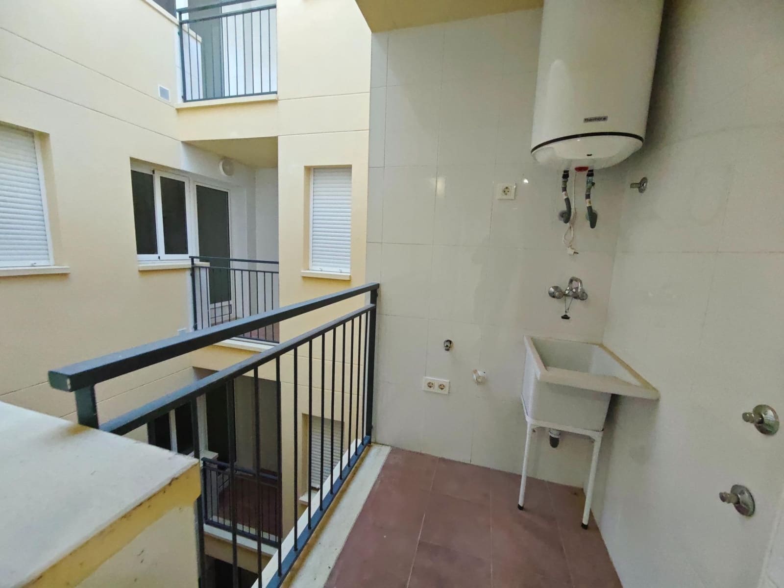 3 bedroom Flat for sale in Los Ramos with garage - € 124,999 (Ref: 9185386)