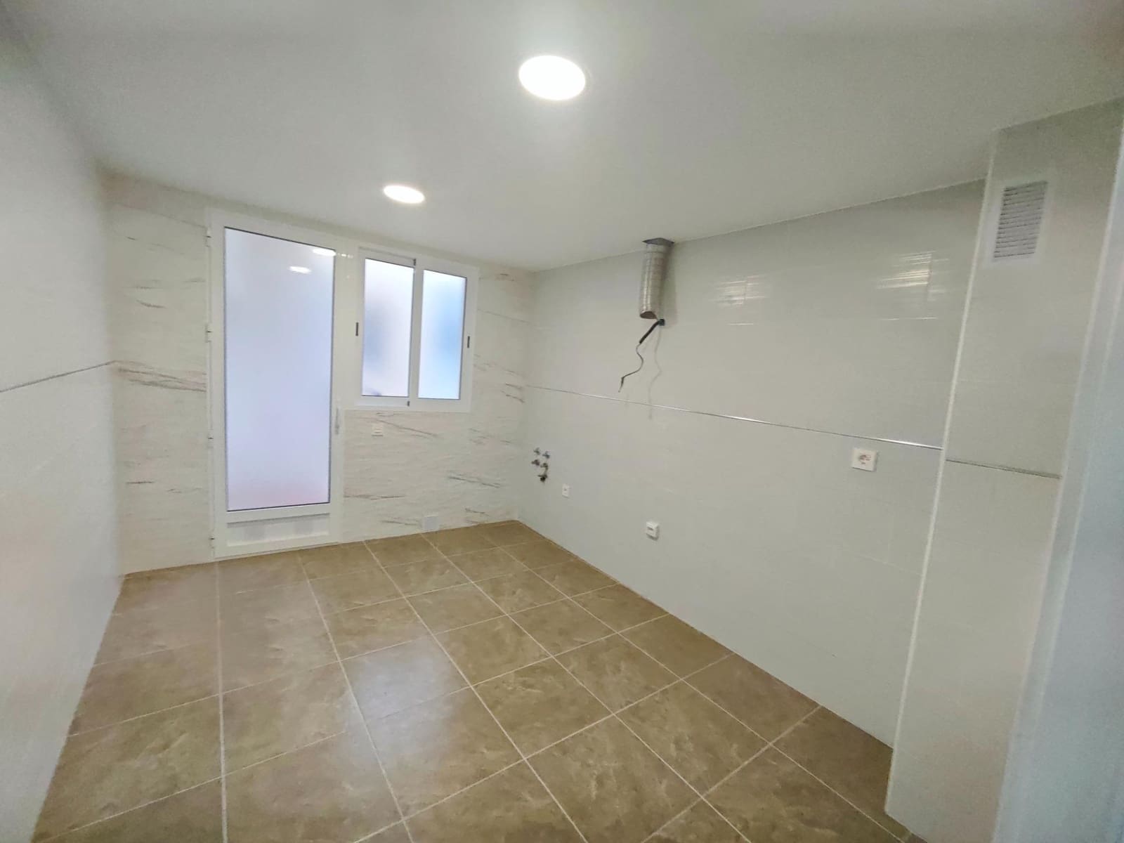 3 bedroom Flat for sale in Los Ramos with garage - € 124,999 (Ref: 9185386)