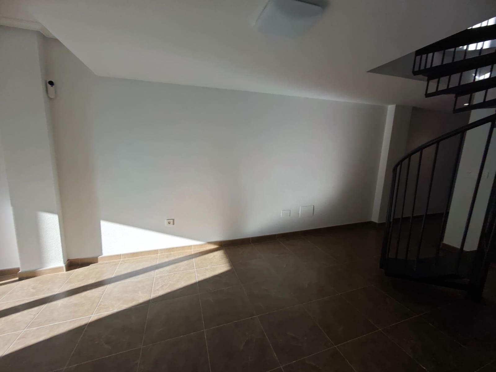 3 bedroom Flat for sale in Los Ramos with garage - € 124,999 (Ref: 9185386)