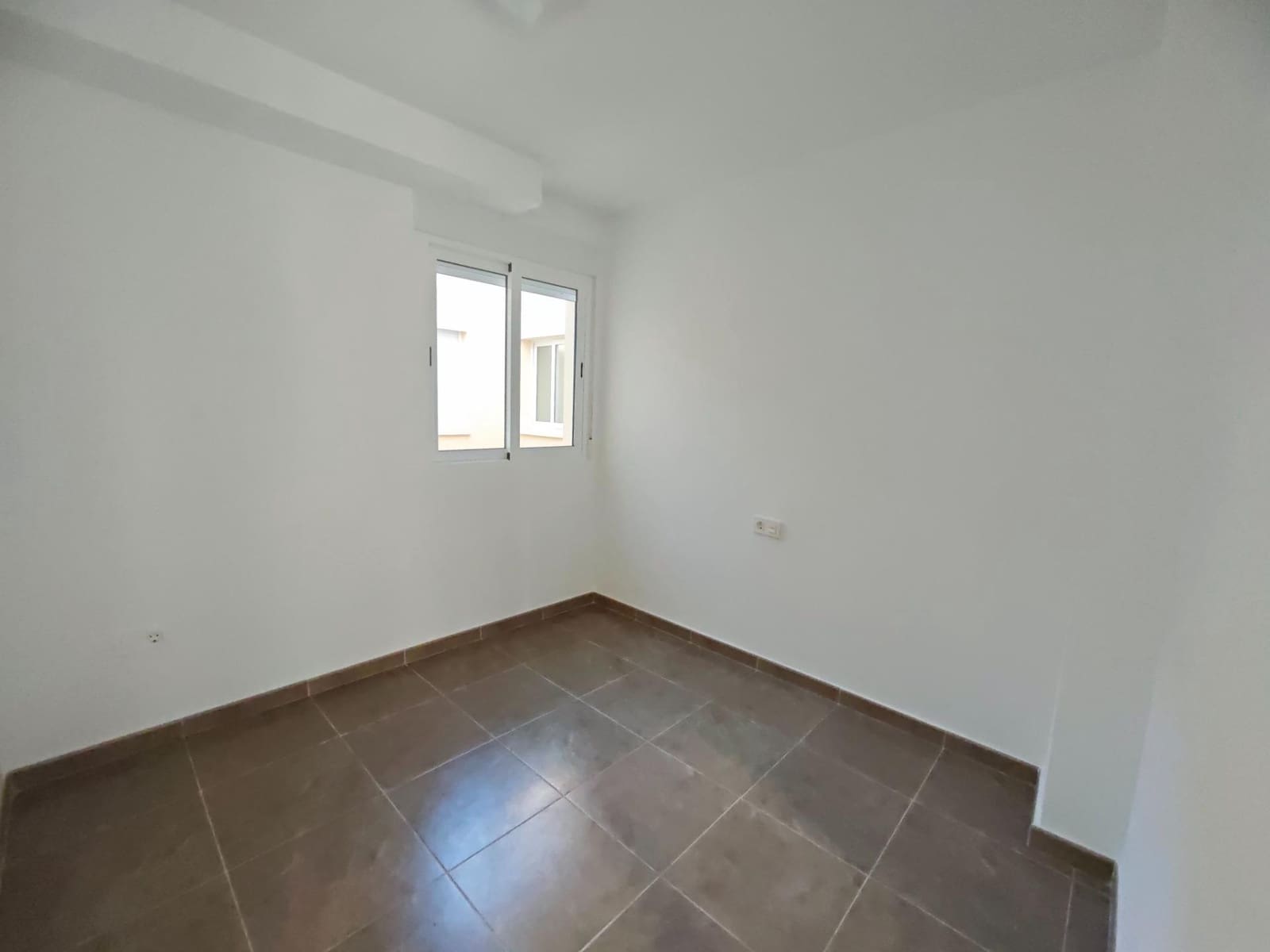3 bedroom Flat for sale in Los Ramos with garage - € 124,999 (Ref: 9185386)