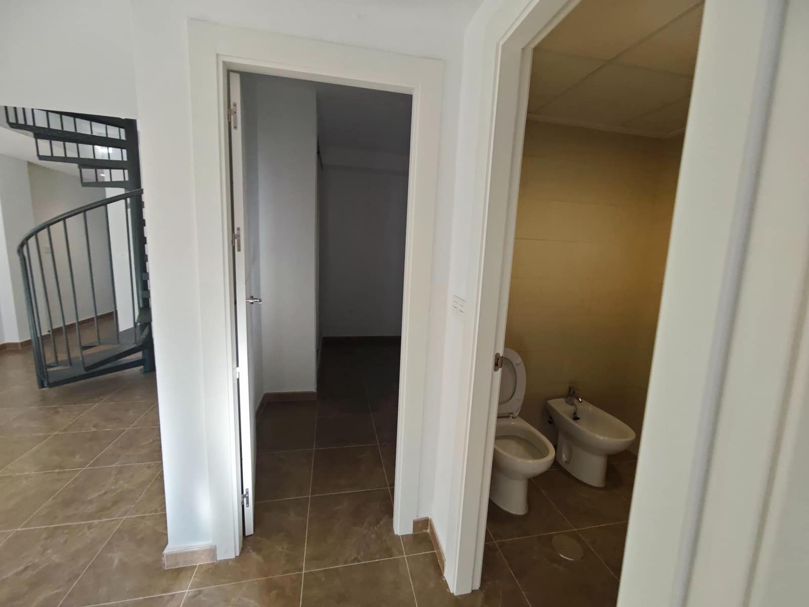 3 bedroom Flat for sale in Los Ramos with garage - € 124,999 (Ref: 9185386)