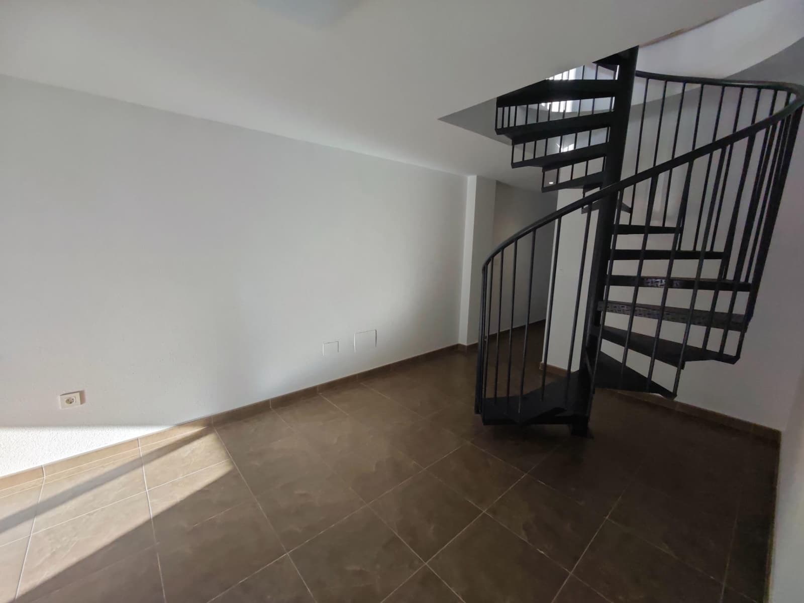 3 bedroom Flat for sale in Los Ramos with garage - € 124,999 (Ref: 9185386)