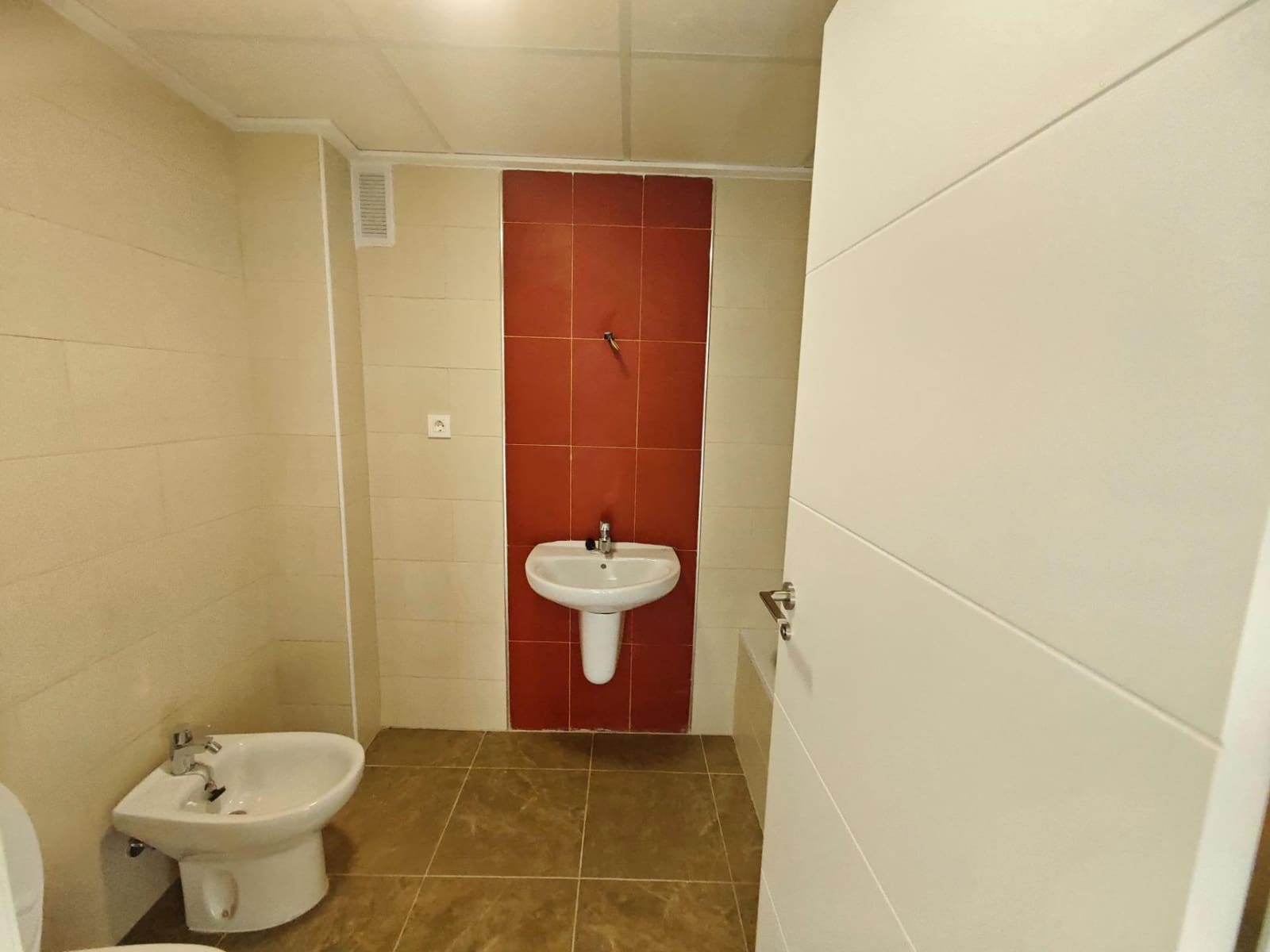 3 bedroom Flat for sale in Los Ramos with garage - € 124,999 (Ref: 9185386)