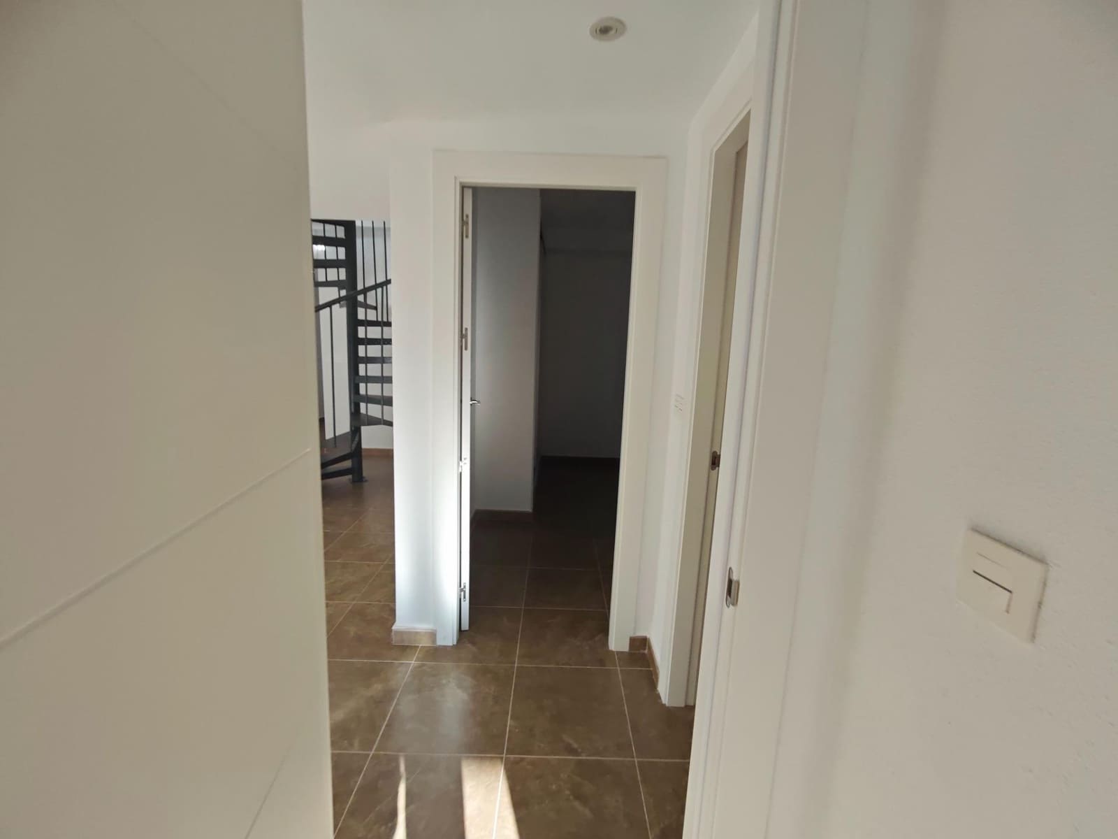 3 bedroom Flat for sale in Los Ramos with garage - € 124,999 (Ref: 9185386)