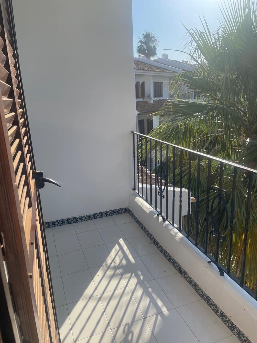 3 quarto Apartamento de Praia para venda em La Manga del Mar Menor com piscina - 170 000 € (Ref: 9204499)