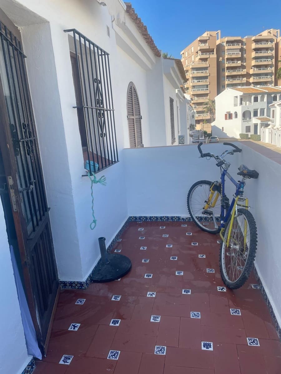 3 quarto Apartamento de Praia para venda em La Manga del Mar Menor com piscina - 170 000 € (Ref: 9204499)