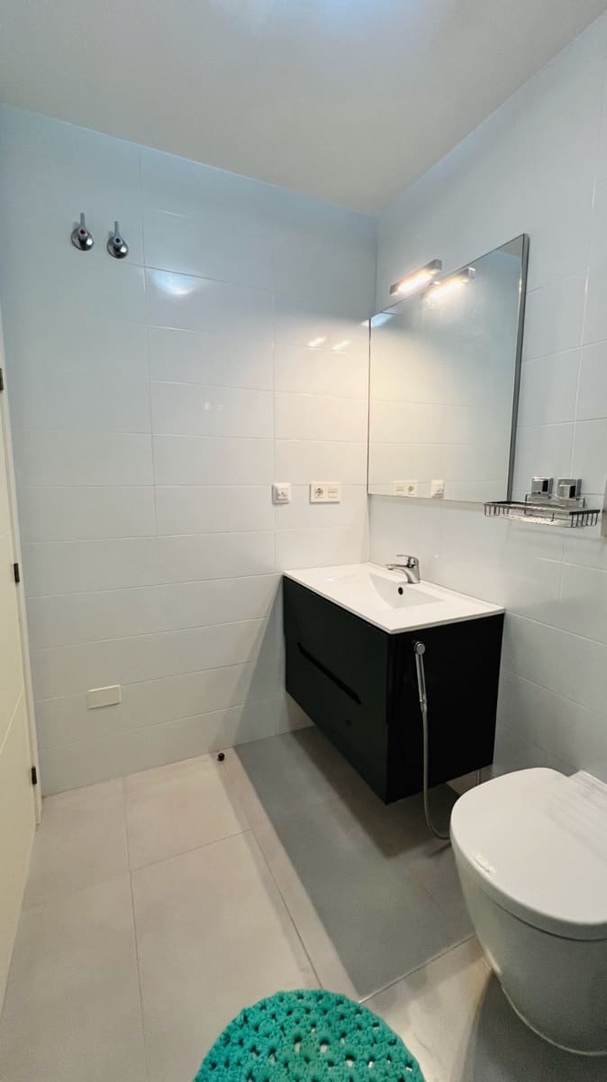 2 bedroom Flat for sale in Alicante / Alacant city with garage - € 255,000 (Ref: 9508896)