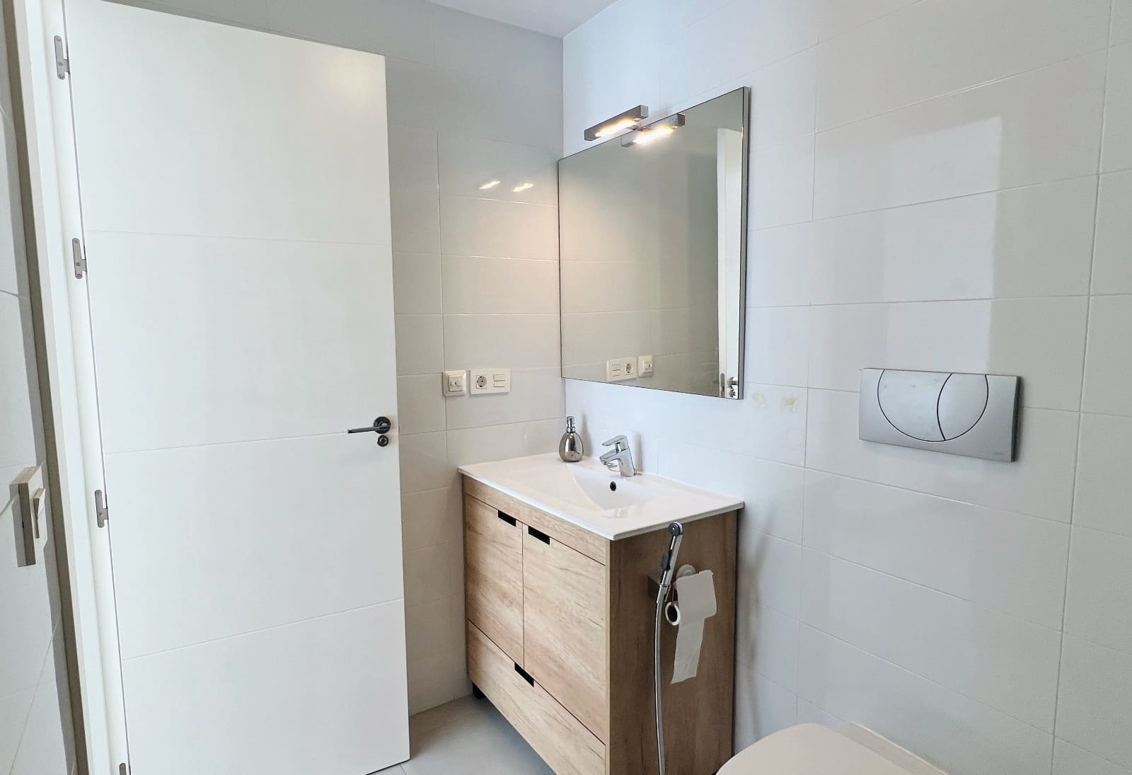 2 bedroom Flat for sale in Alicante / Alacant city with garage - € 255,000 (Ref: 9508896)